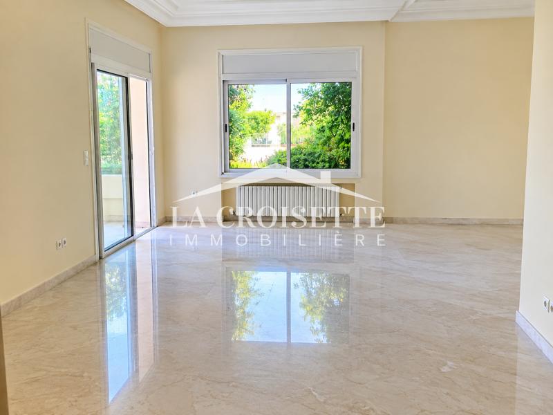 Appartement S+4 vue sur lac avec jardin aux Berges du Lac 1